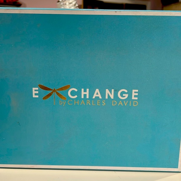 Exchange by Charles David like new wedges size 8 - Picture 2 of 5